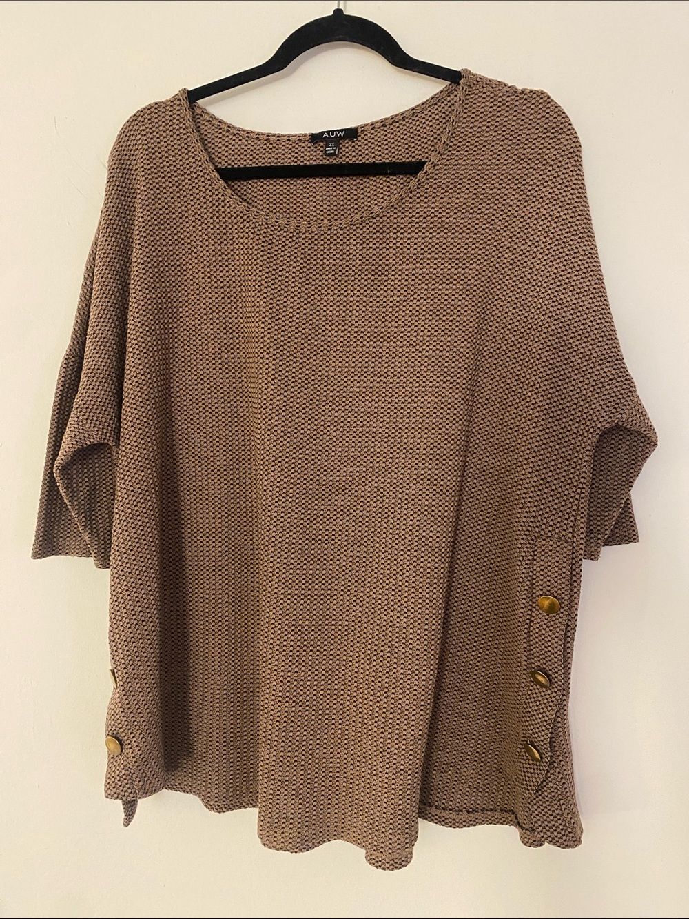 AUW Button-Detail Textured Knit Top in Taupe-Brown